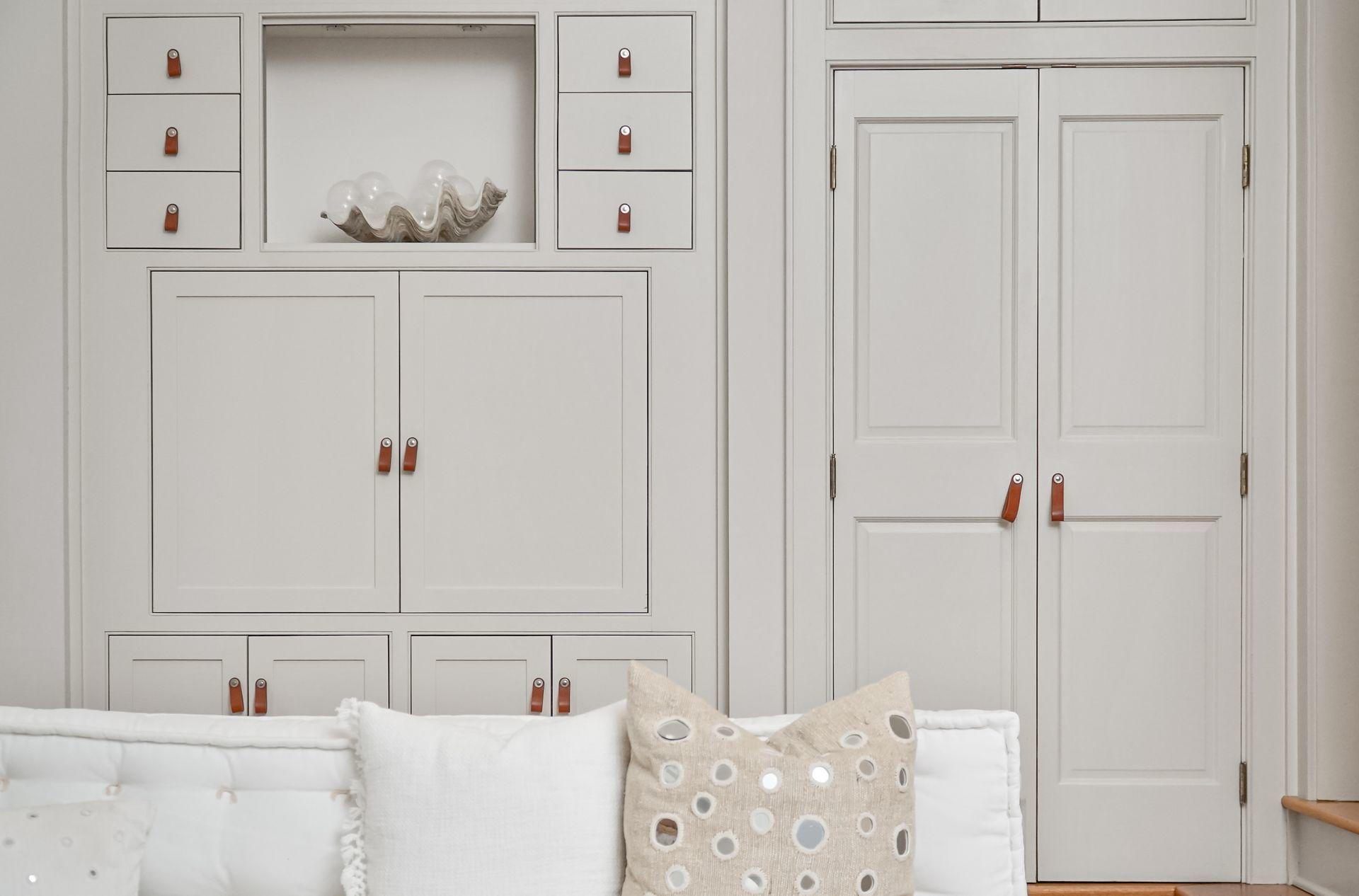 33 Tory Hole Road Darien, CT 06820 - Photo 20 of 51 a bathroom with a bathtub and shower