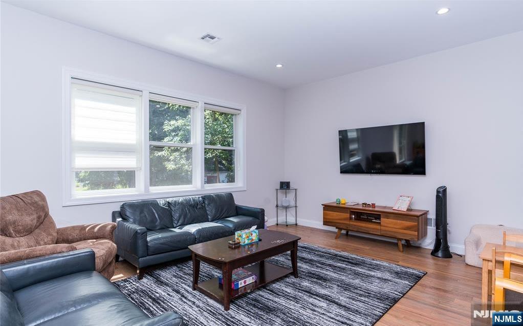 12 Lakeview Avenue Rochelle Park, NJ 07662 - Photo 6 of 25