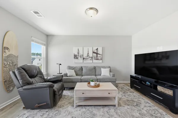 $545,000 | 123 Lakelyn Road, Moncks Corner, SC 29461