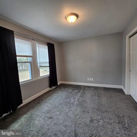 $2,100 | 1565 South Main Road, Vineland, NJ 08360