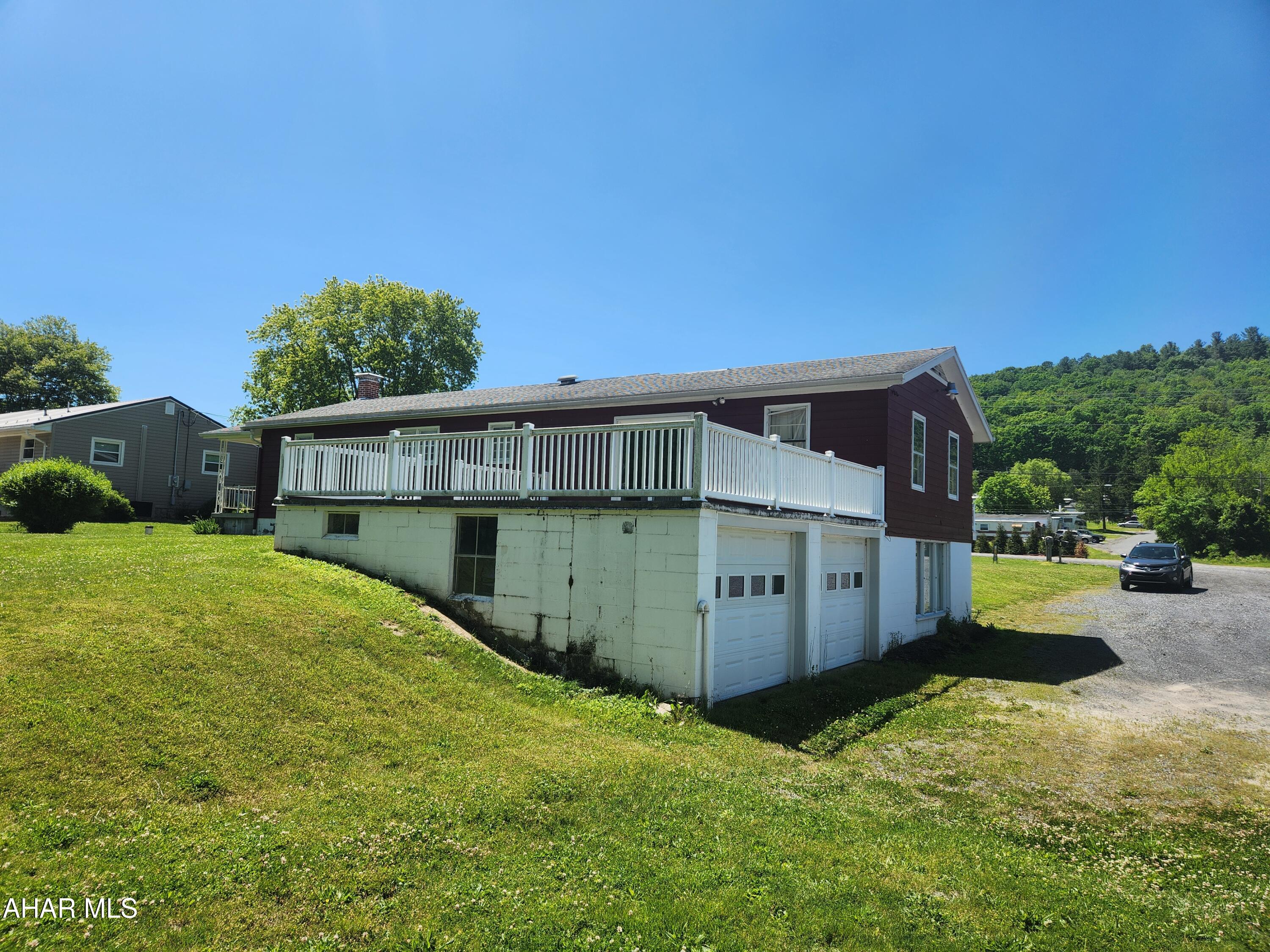 736 Quaker Valley Road New Paris, PA 15554 - Photo 30 of 41