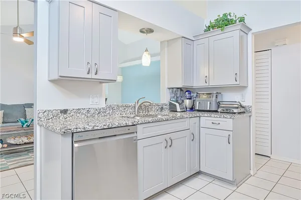 $2,400 | 9140 Greenleaf Court, Fort Myers, FL 33919