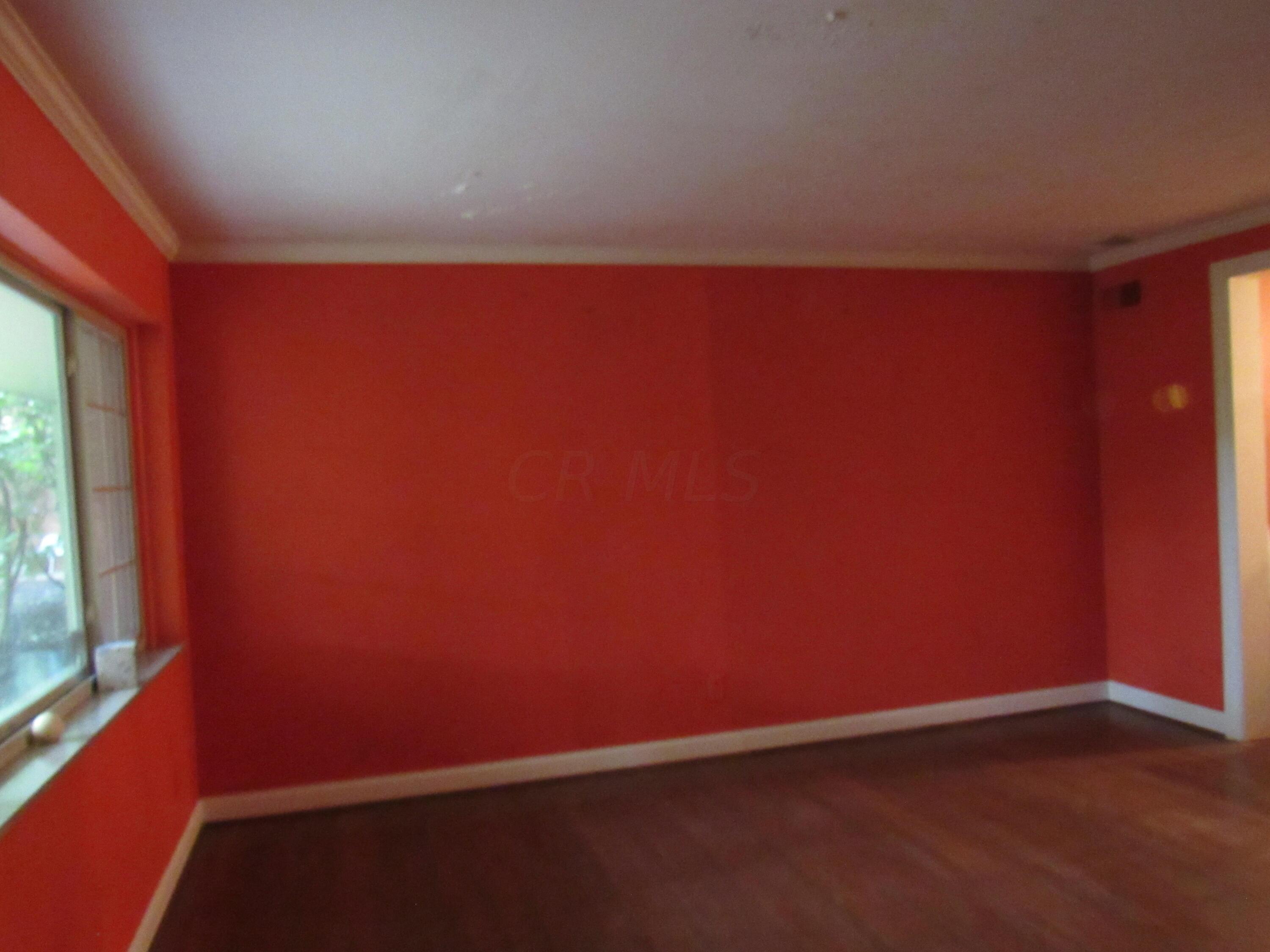 2551 Charing Road, Unit 6 Upper Arlington, OH 43221 - Photo 4 of 29 Living Room