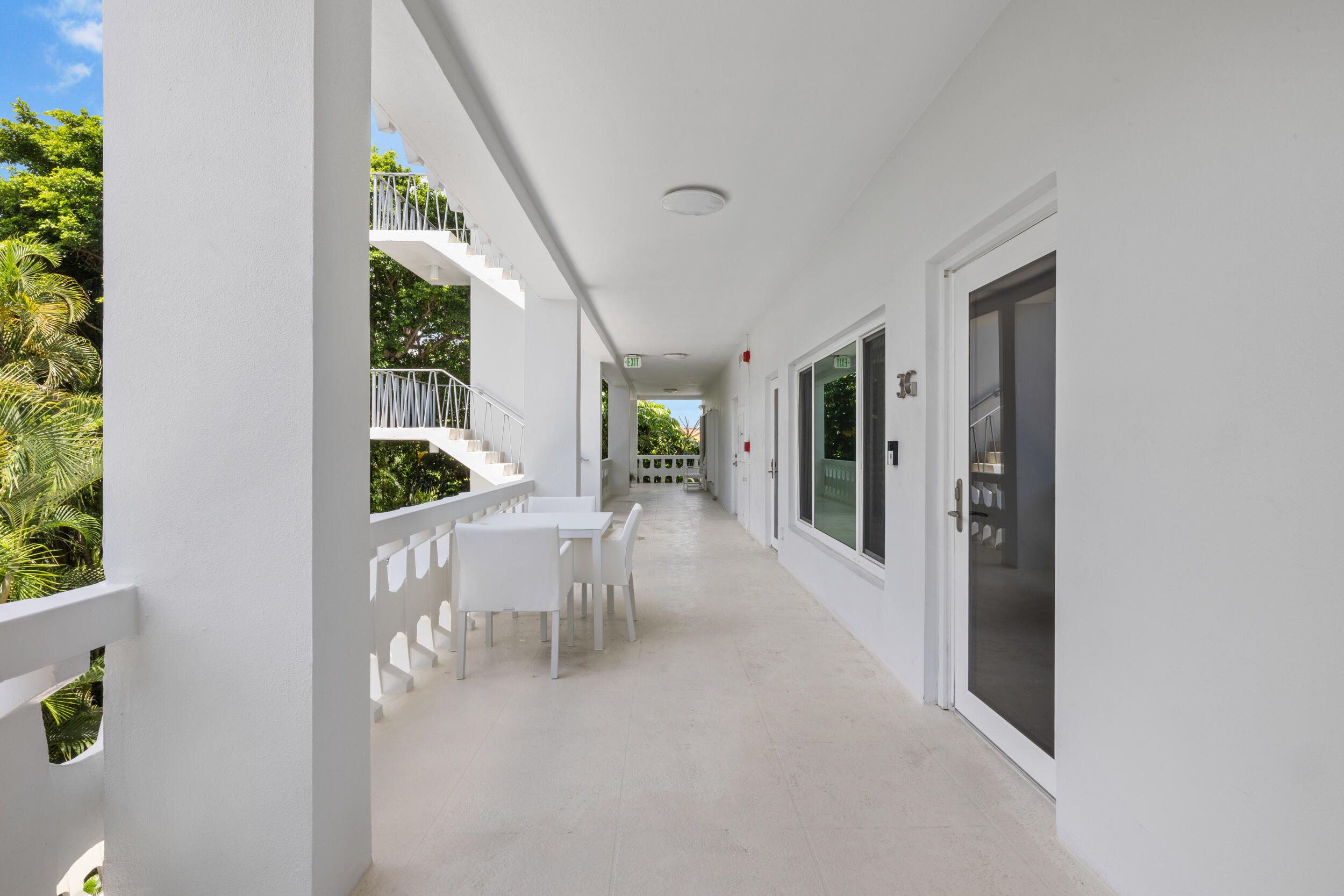 300 South Ocean Boulevard, Unit 3F Palm Beach, FL 33480 - Photo 21 of 27 an entryway with dining room and livingroom view