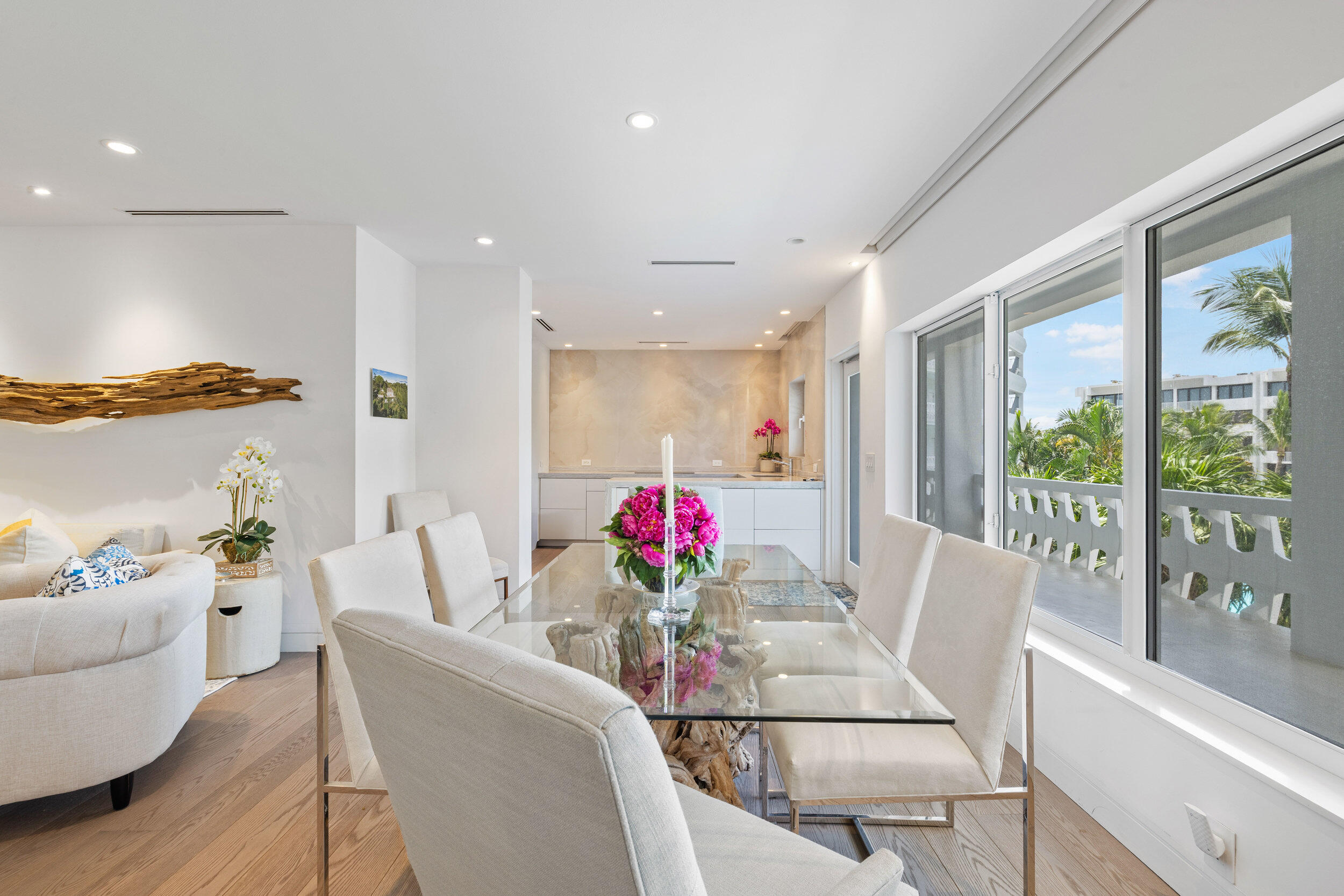 300 South Ocean Boulevard, Unit 3F Palm Beach, FL 33480 - Photo 3 of 27 a living room with furniture and a table