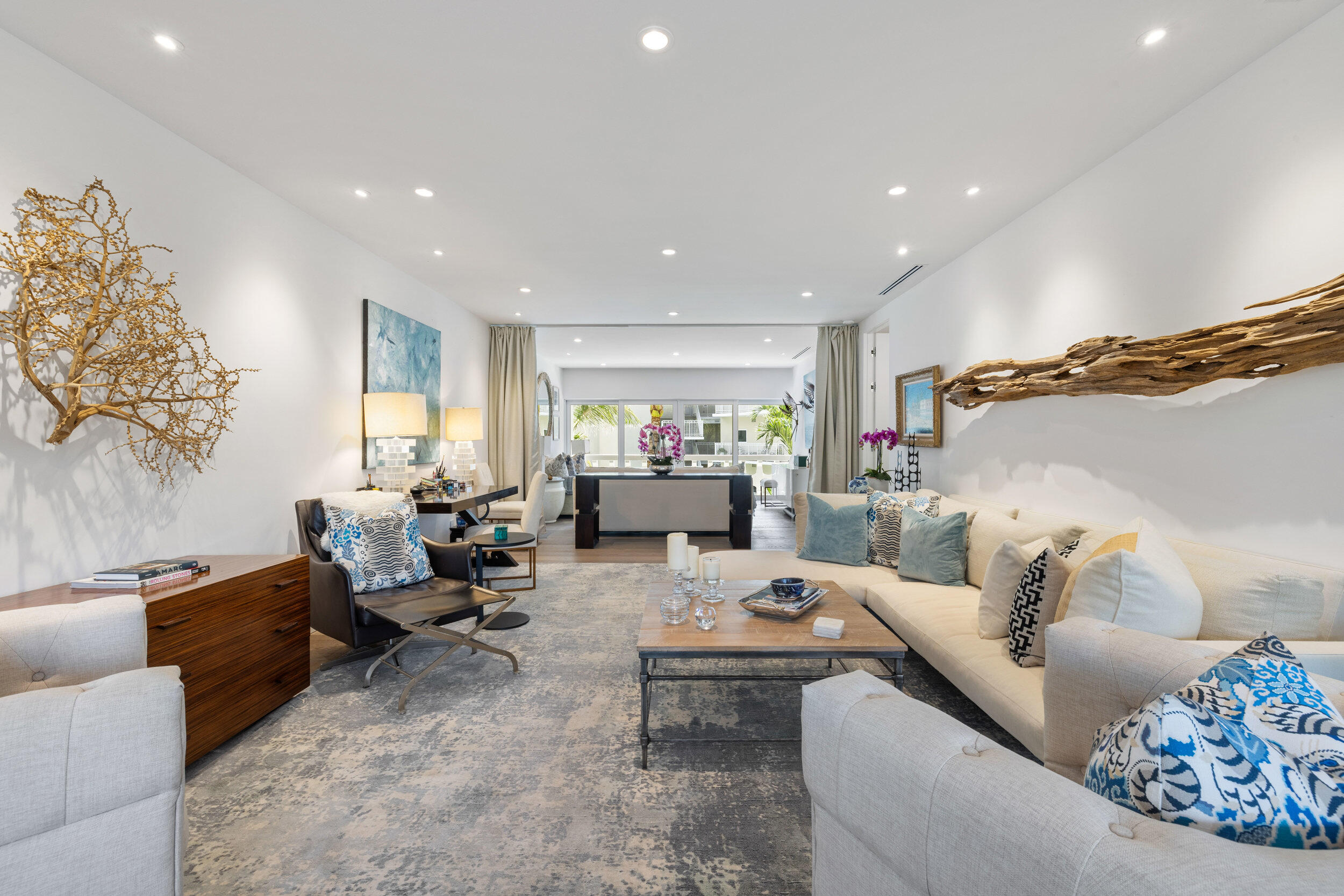 300 South Ocean Boulevard, Unit 3F Palm Beach, FL 33480 - Photo 8 of 27 a living room with furniture