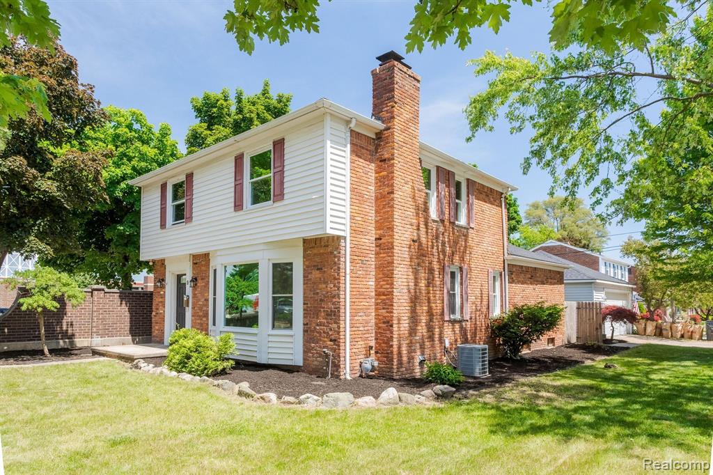 9 Ridge Road Pleasant Ridge, MI 48069 - Photo 25 of 33