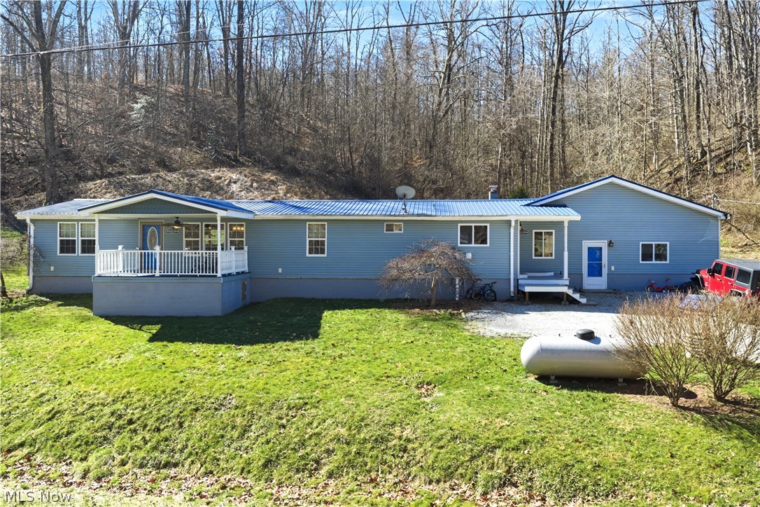 1201 Congress Road Belpre, OH 45714 - Photo 1 of 26 Gallery Image 1