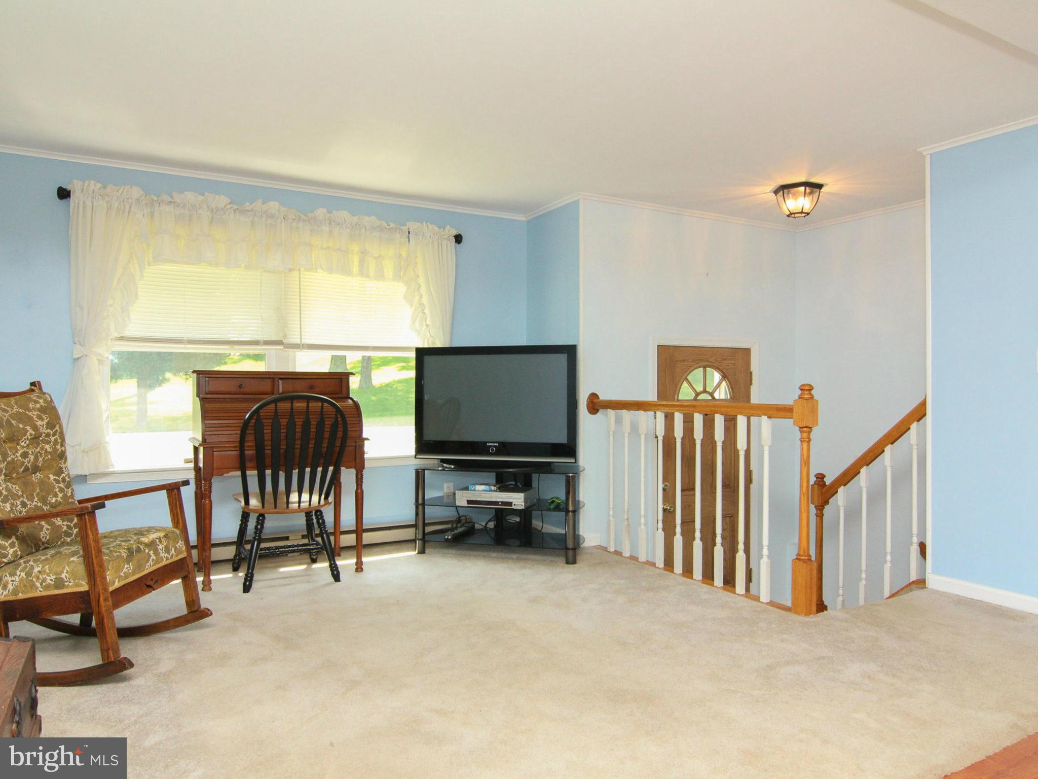 2922 Warehime Road Manchester, MD 21102 - Photo 14 of 29 Living Room