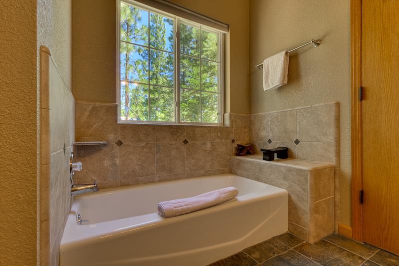 403 Nightingale Road Carnelian Bay, CA 96140 - Photo 8 of 14 Gallery Image 8