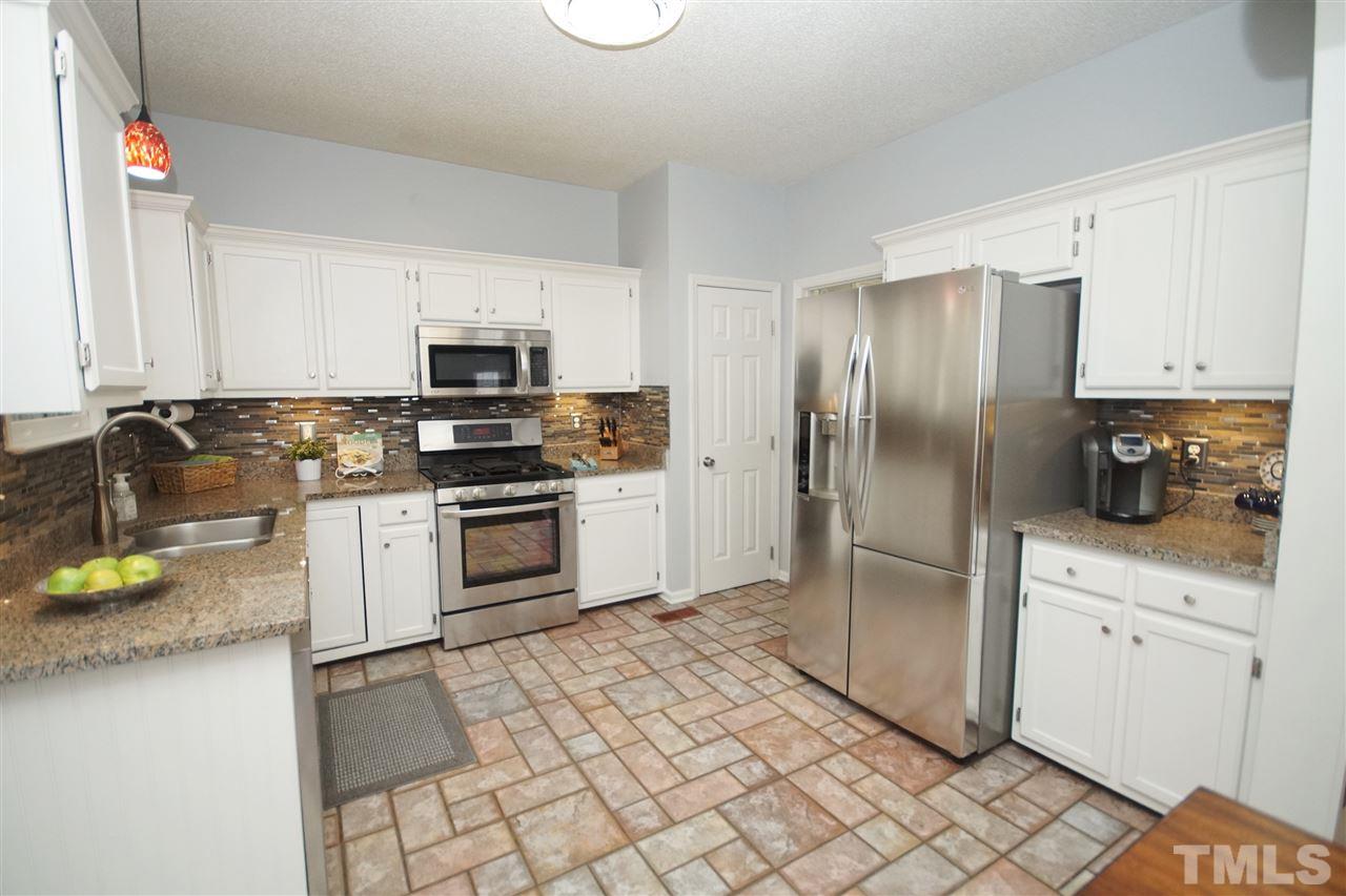 5009 Jesmond Place Raleigh, NC 27613 - Photo 8 of 28