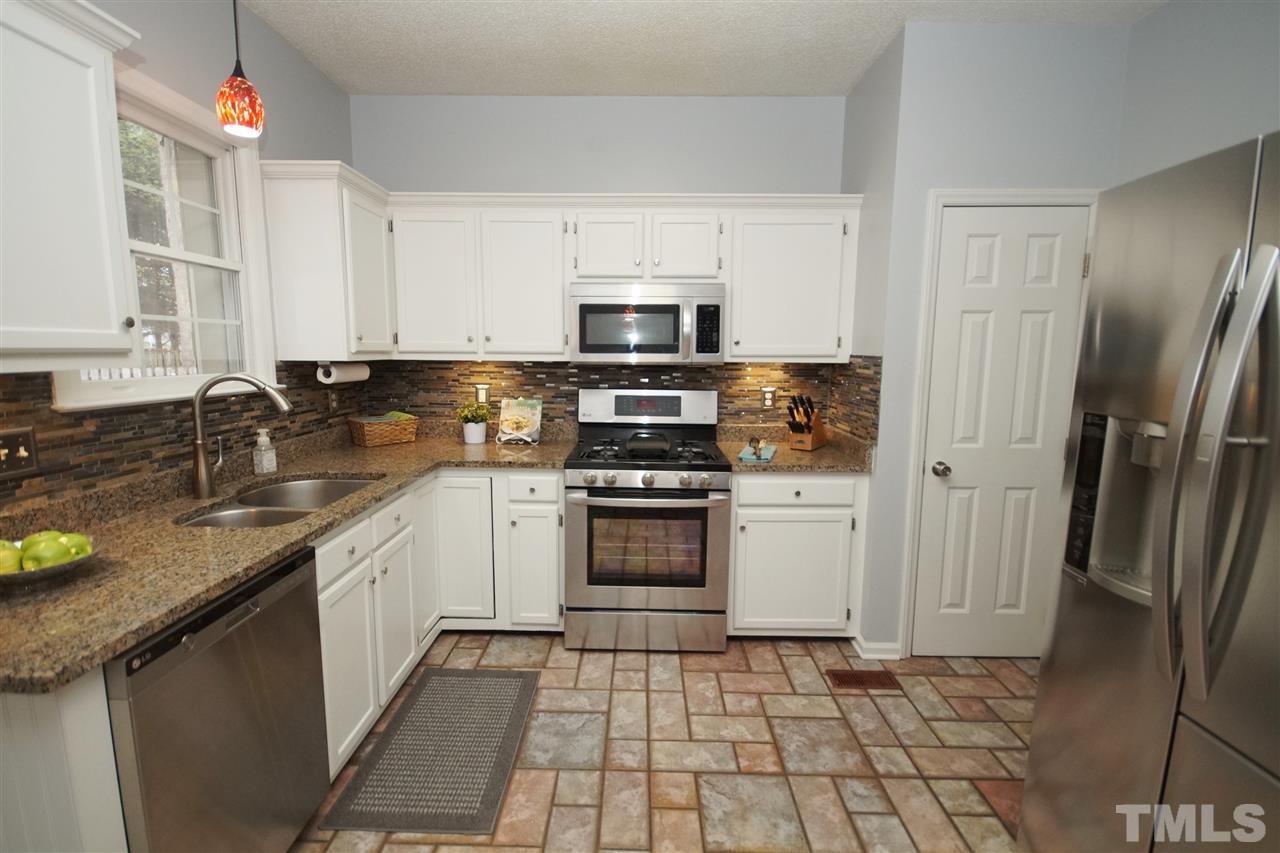 5009 Jesmond Place Raleigh, NC 27613 - Photo 9 of 28