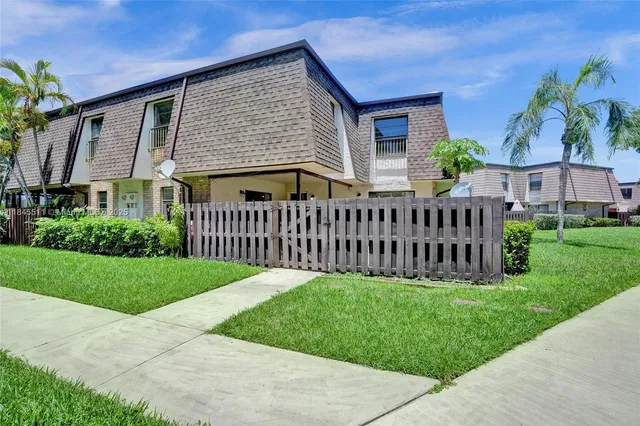 $390,000 | 2560 Northwest 99th Avenue, Coral Springs, FL 33065