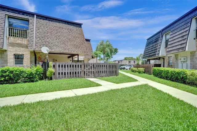 $390,000 | 2560 Northwest 99th Avenue, Coral Springs, FL 33065