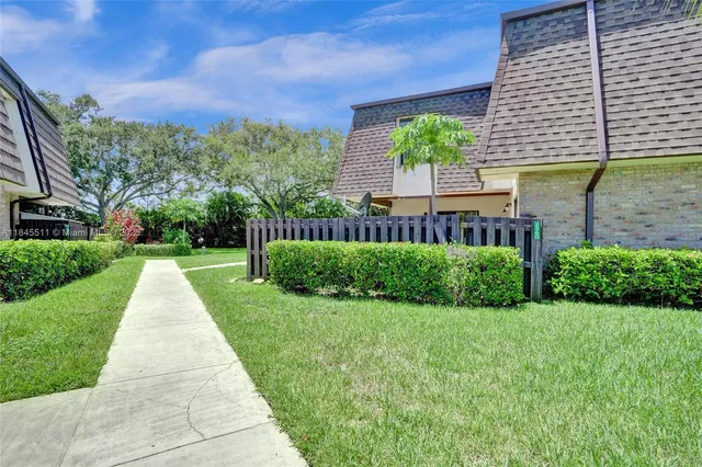 $390,000 | 2560 Northwest 99th Avenue, Coral Springs, FL 33065