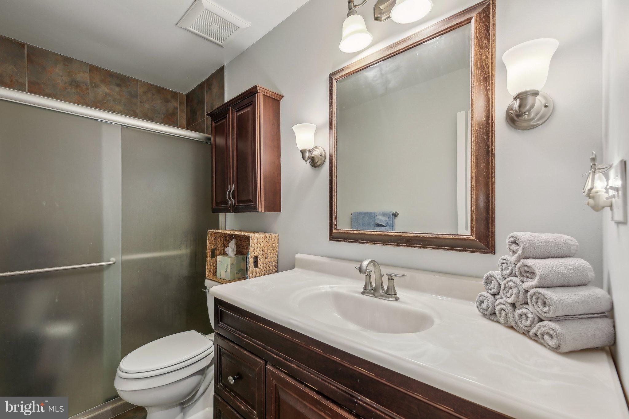 549 Ridgley Road Crownsville, MD 21032 - Photo 20 of 33 Full Bathroom 2