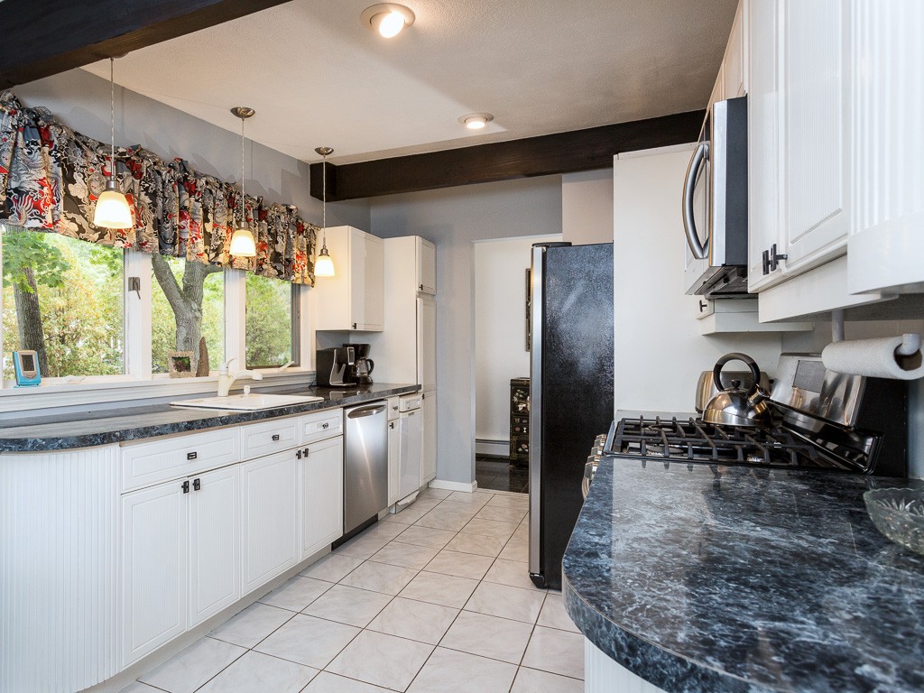 74 Mountain Road Burlington, MA 01803 - Photo 8 of 25 Gallery Image 8