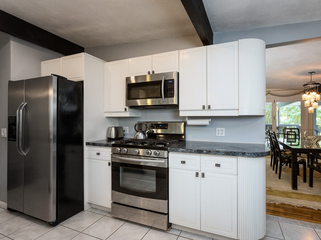 74 Mountain Road Burlington, MA 01803 - Photo 9 of 25 Gallery Image 9