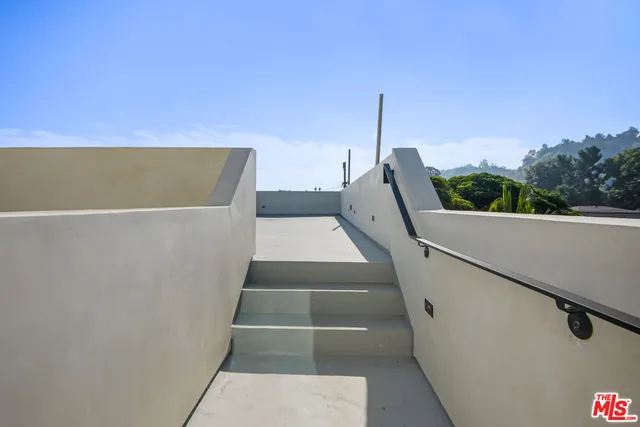 $3,662 | 2671 Benedict Street, Unit 1/4, Los Angeles, CA 90039