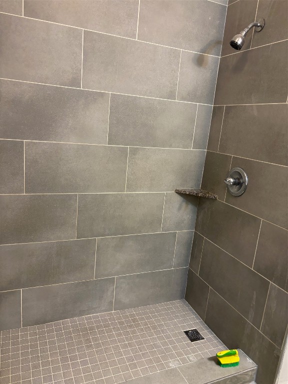 14207 Timberhaven Drive Houston, TX 77066 - Photo 10 of 14 a bathroom with a shower