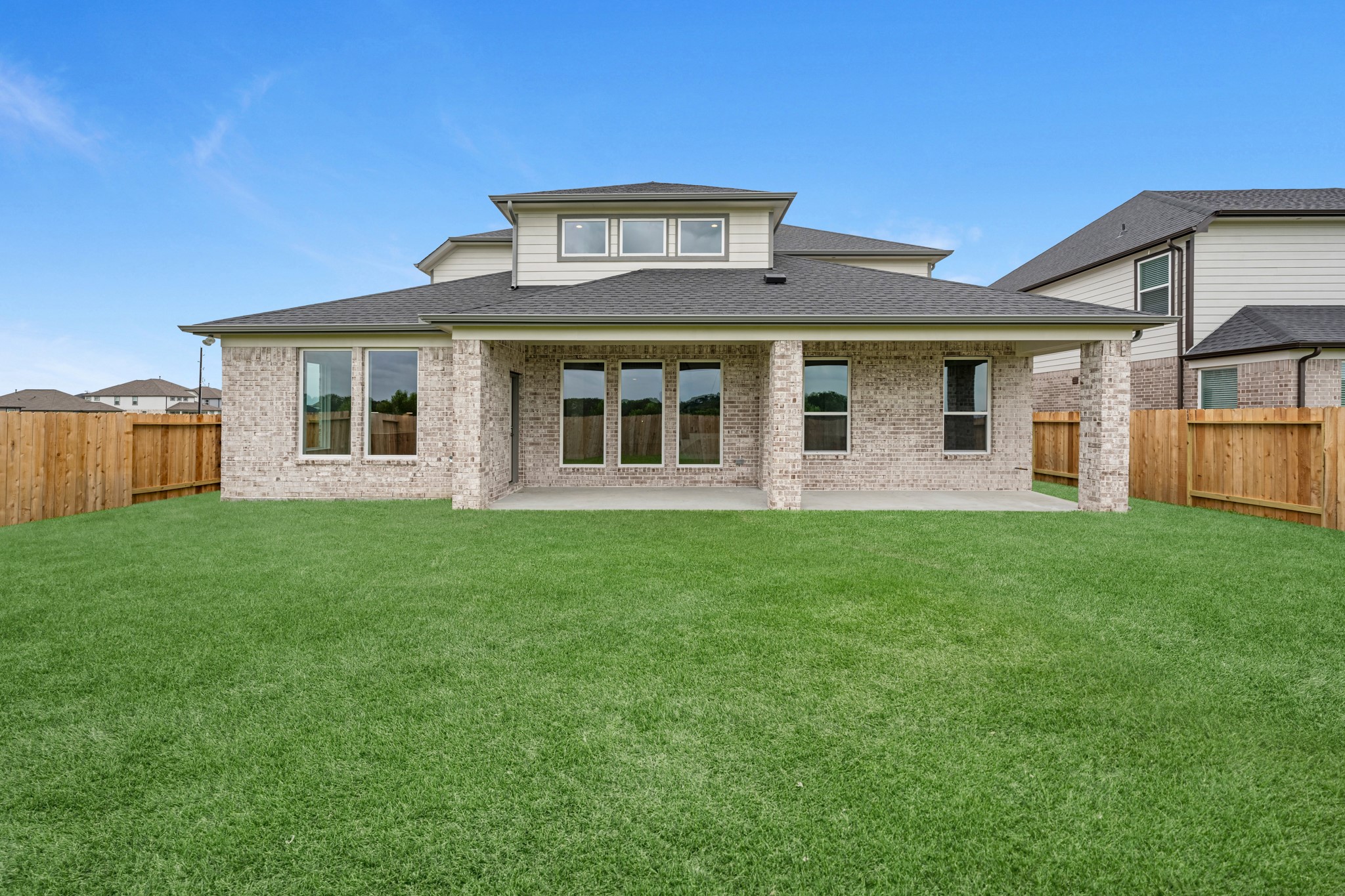 3410 Everglade Lane Rosenberg, TX 77471 - Photo 28 of 39 a front view of a house with a garden