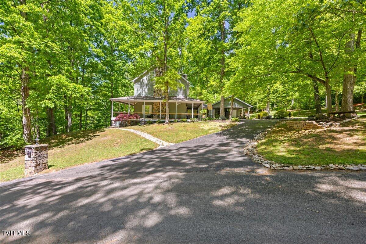 1 Deercreek Drive Kingsport, TN 37660 - Photo 2 of 58 02-128A6720