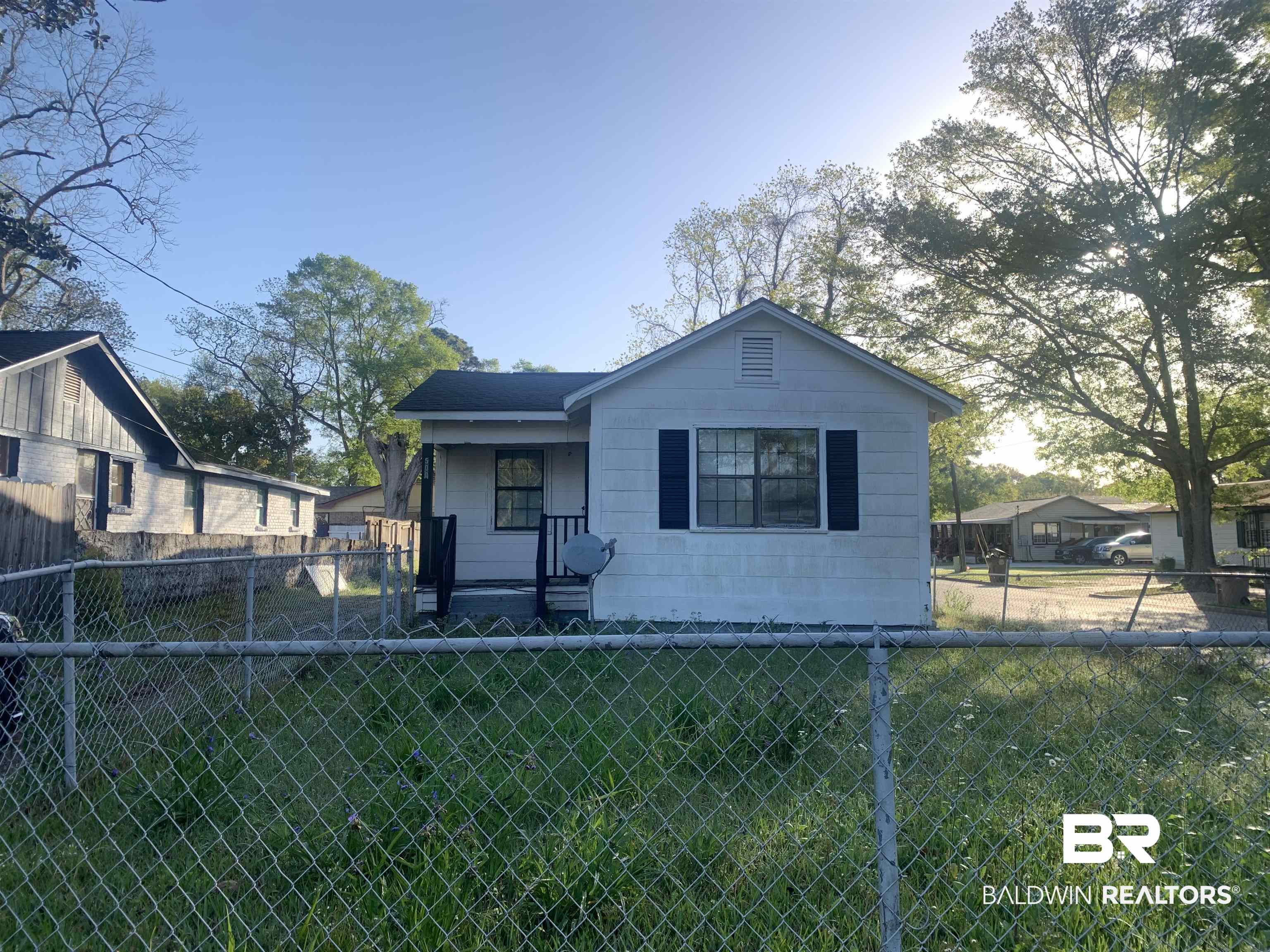 500 Summerville Street Mobile, AL 36617 - Photo 2 of 14