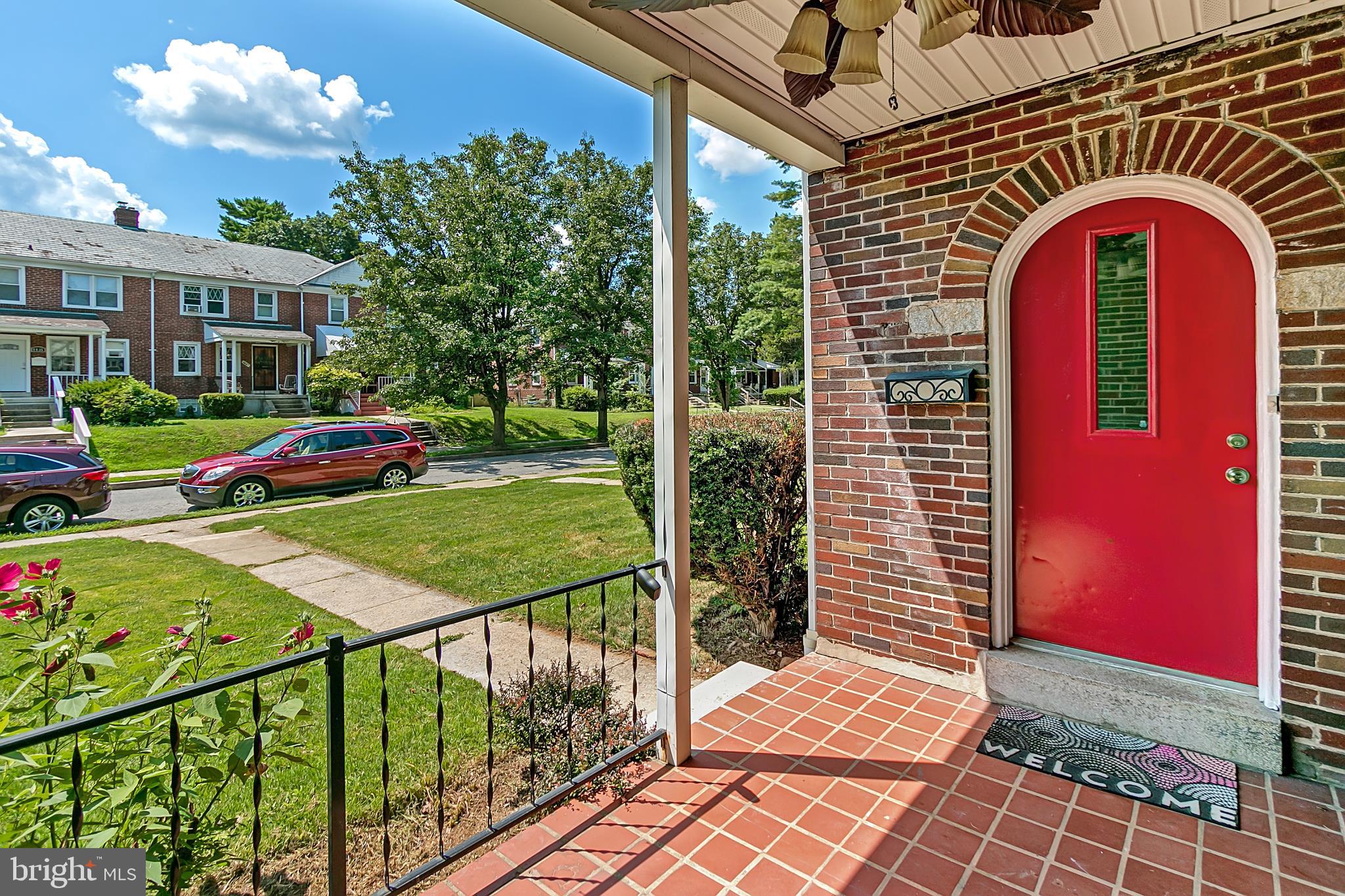 4636 Rokeby Road Baltimore, MD 21229 - Photo 3 of 38