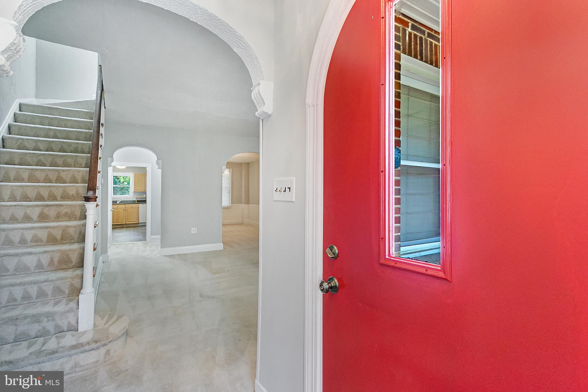 4636 Rokeby Road Baltimore, MD 21229 - Photo 4 of 38