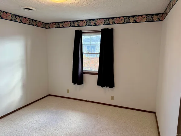 $162,500 | 3005 West Sunblest Drive, Muncie, IN 47302