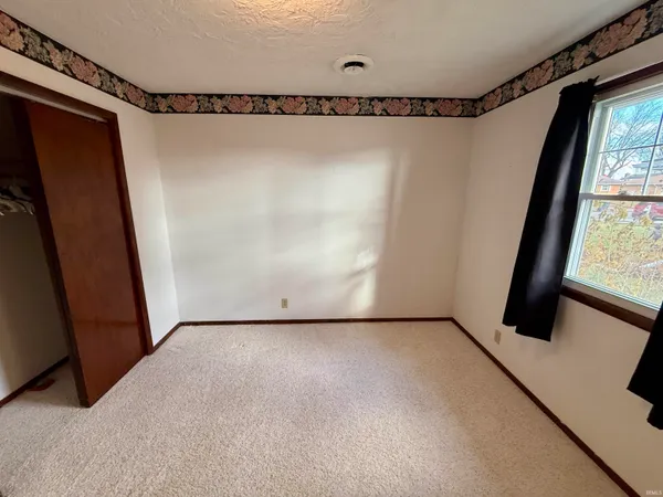 $162,500 | 3005 West Sunblest Drive, Muncie, IN 47302