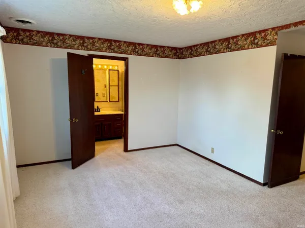 $162,500 | 3005 West Sunblest Drive, Muncie, IN 47302