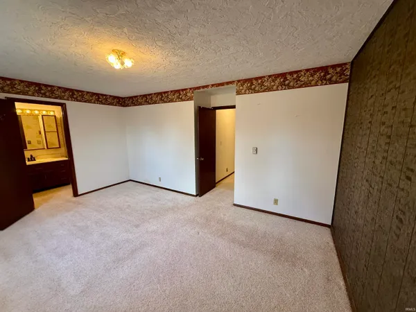 $162,500 | 3005 West Sunblest Drive, Muncie, IN 47302