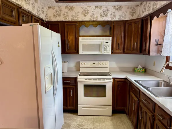 $162,500 | 3005 West Sunblest Drive, Muncie, IN 47302