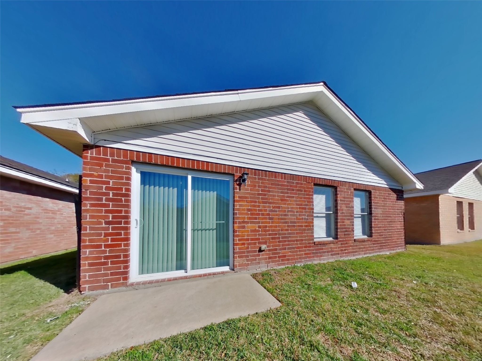 3131 Kelling Street Houston, TX 77045 - Photo 18 of 18 a front view of a house with garden