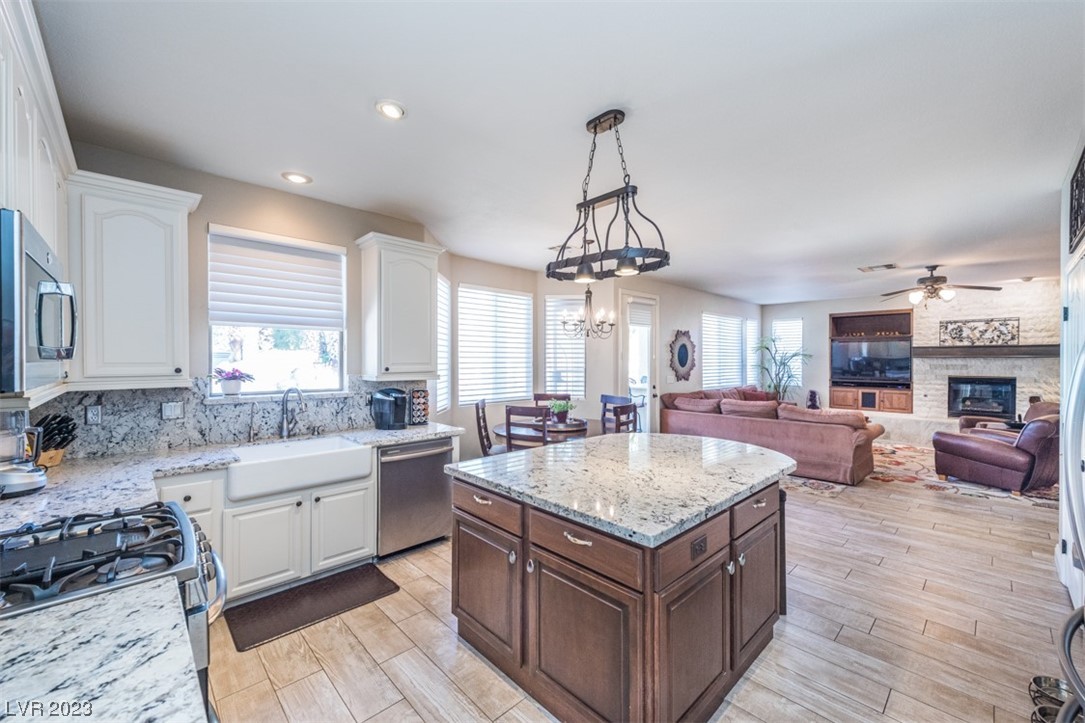 249 Timber Hollow Street Henderson, NV 89012 - Photo 7 of 37