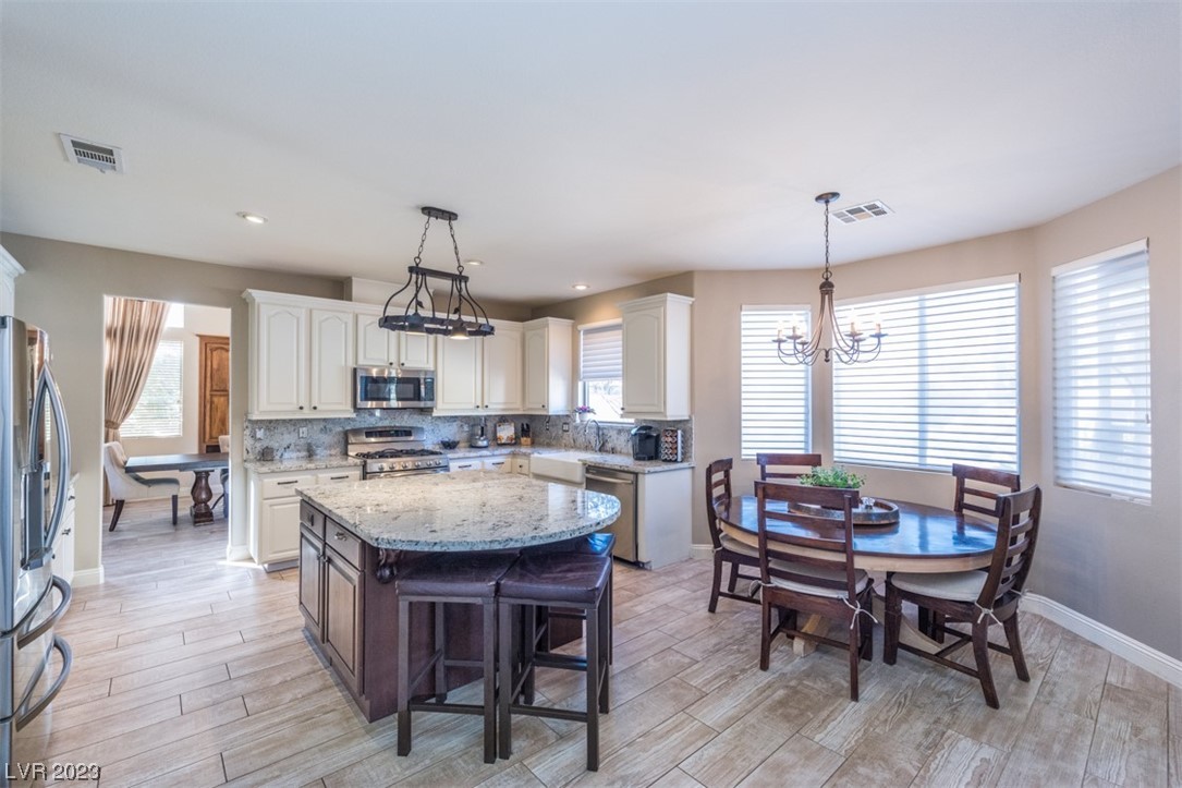 249 Timber Hollow Street Henderson, NV 89012 - Photo 9 of 37