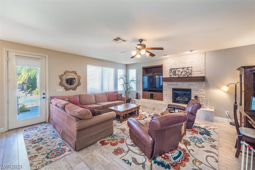 249 Timber Hollow Street Henderson, NV 89012 - Photo 10 of 37