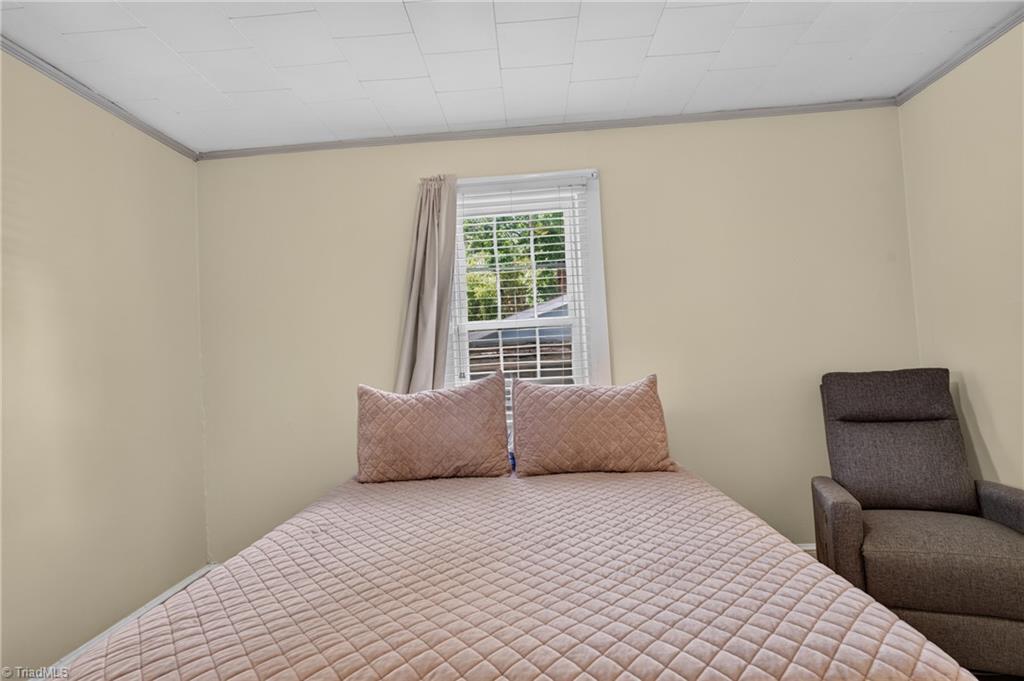 124 Manor Drive High Point, NC 27260 - Photo 25 of 44