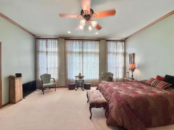 a view of a storage & utility room with washer and dryer