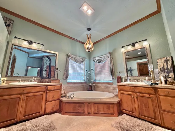 $2,500,000 | 516 North Shore Drive, Amarillo, TX 79118