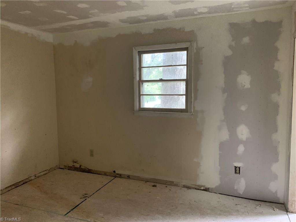 124 Albertson Road Thomasville, NC 27360 - Photo 5 of 8 Gallery Image 5