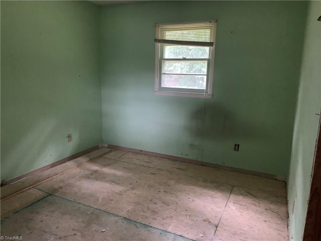 124 Albertson Road Thomasville, NC 27360 - Photo 7 of 8 Gallery Image 7