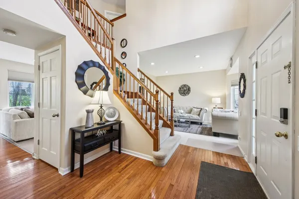 $500,000 | 533 Rose Lane, Bartlett, IL 60103