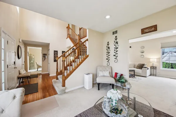 $500,000 | 533 Rose Lane, Bartlett, IL 60103