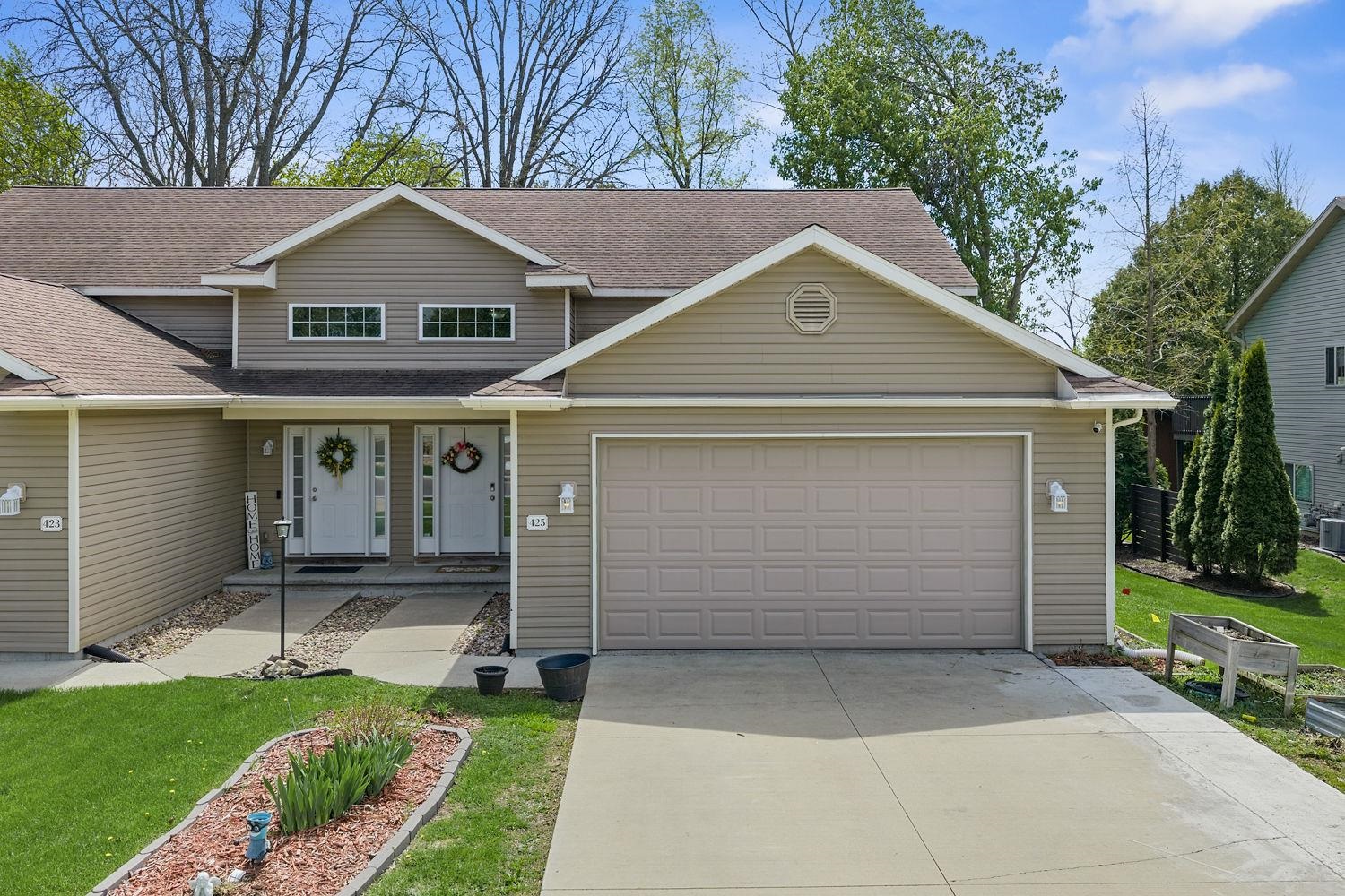 425 14th Avenue Baraboo, WI 53913 - Photo 1 of 33