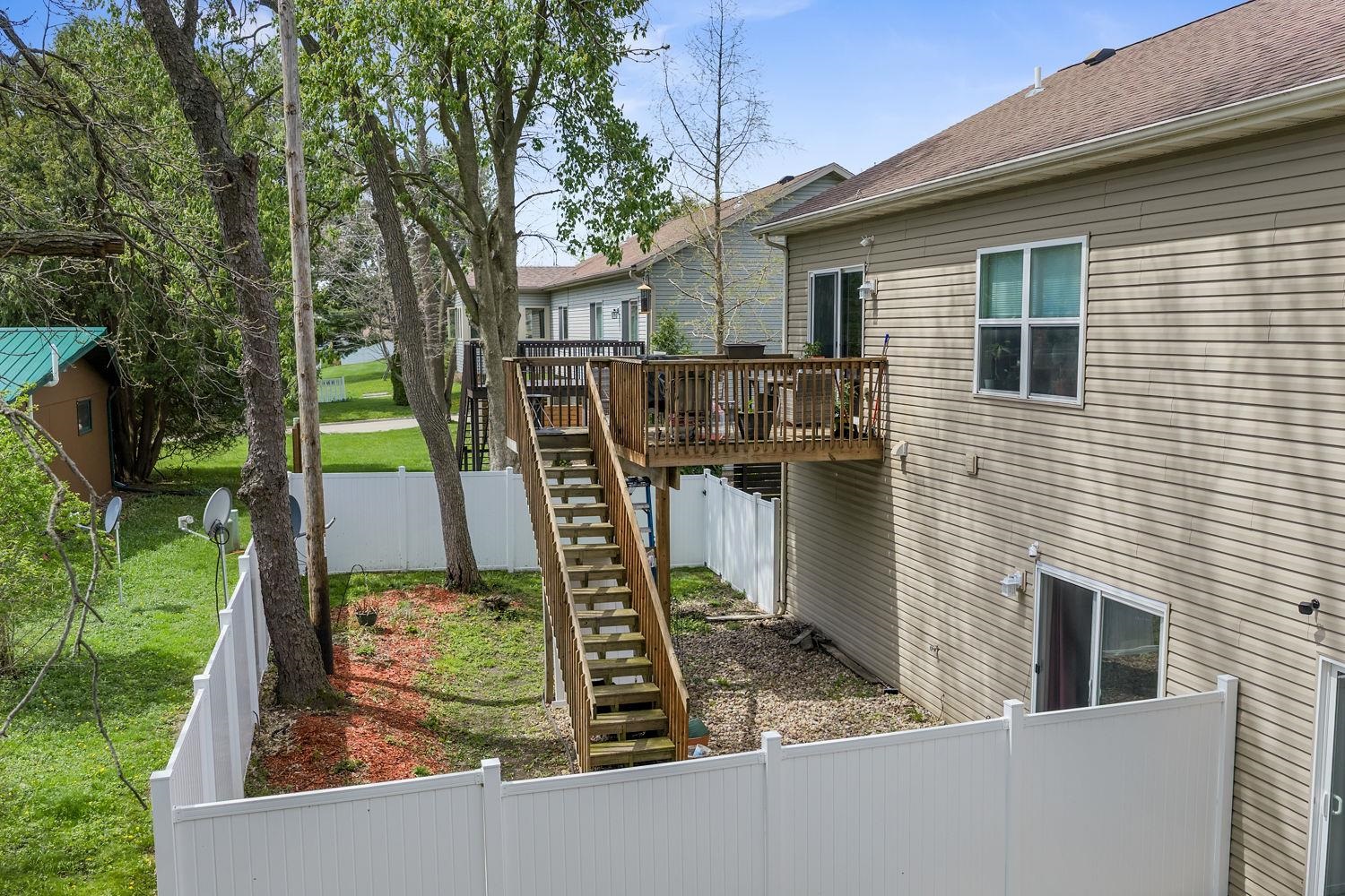 425 14th Avenue Baraboo, WI 53913 - Photo 7 of 33
