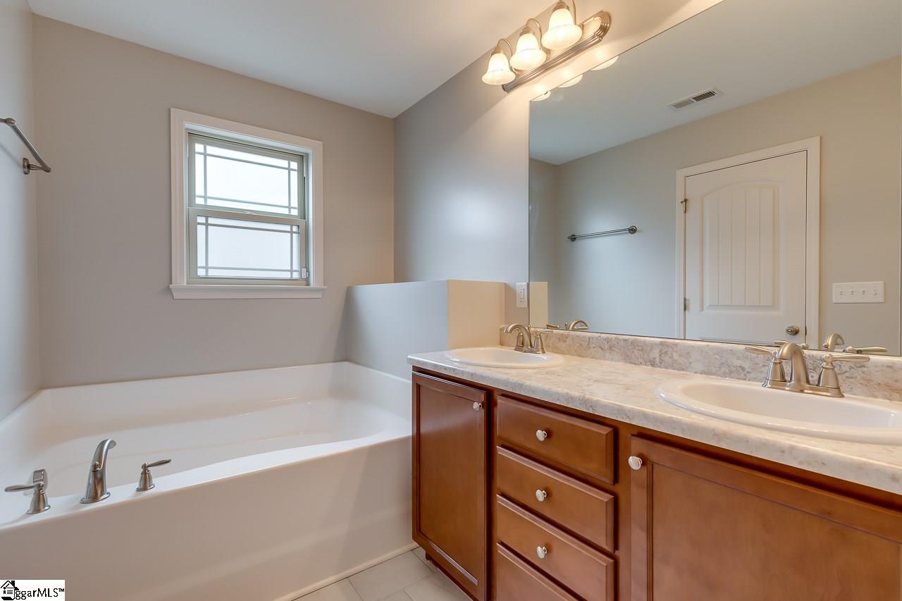 241 Sleepy River Road Simpsonville, SC 29681 - Photo 19 of 34 Gallery Image 19