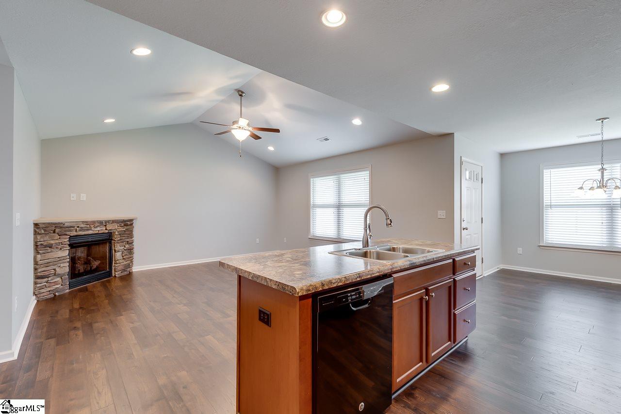 241 Sleepy River Road Simpsonville, SC 29681 - Photo 6 of 34 Gallery Image 6