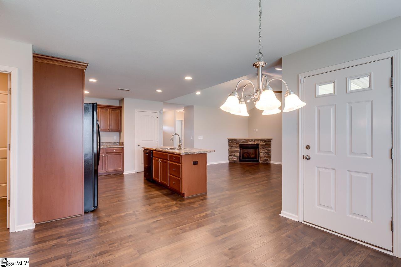 241 Sleepy River Road Simpsonville, SC 29681 - Photo 9 of 34 Gallery Image 9